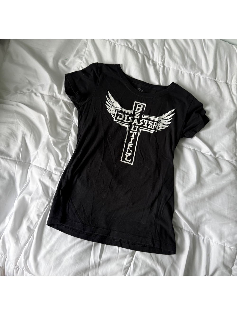 y2k 2000s beautiful disaster t-shirt large (fits more like medium)